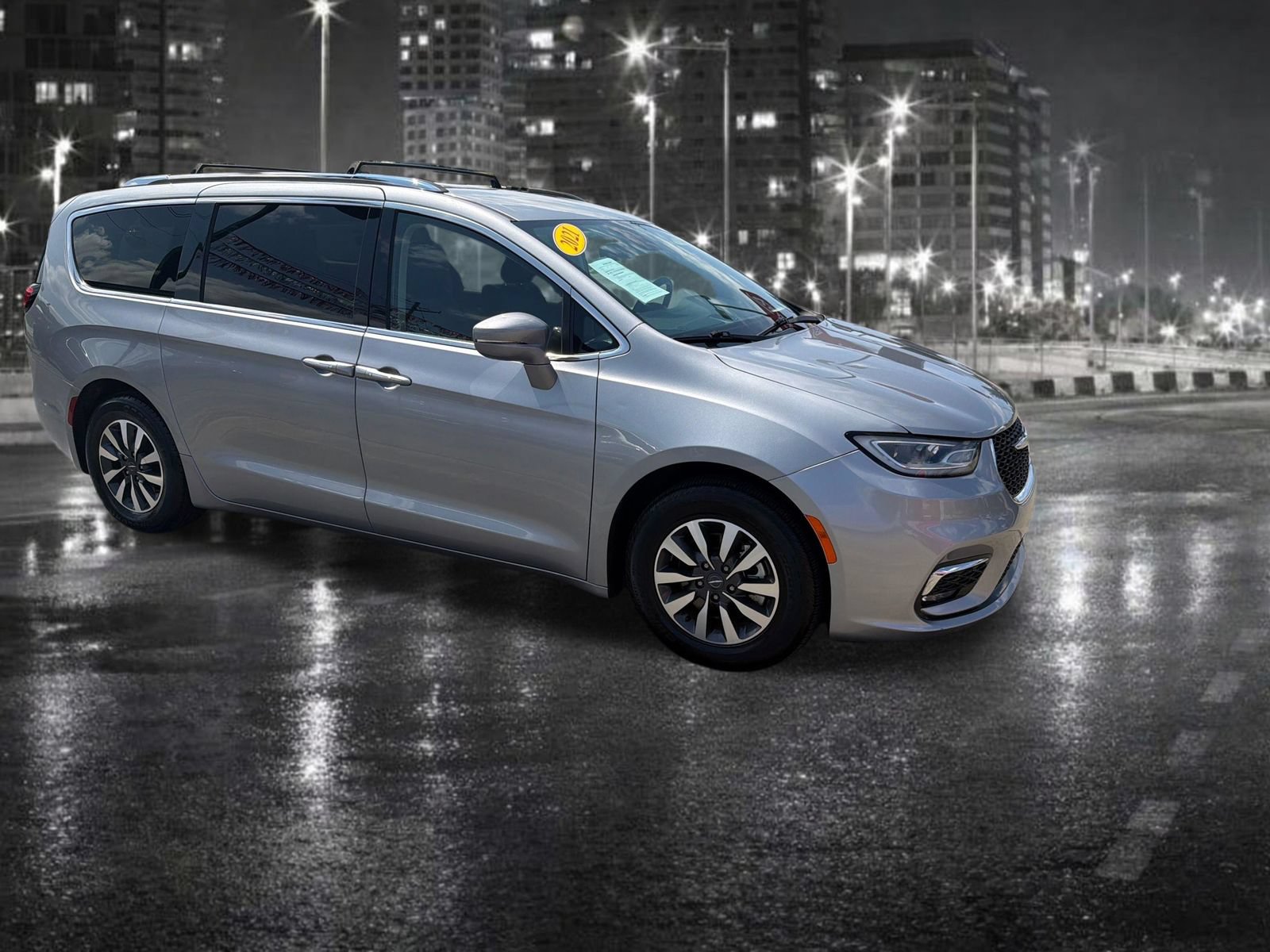 Used 2021 Chrysler Pacifica Touring-L FWD image 8