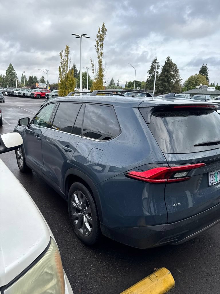 Used 2024 Toyota Grand Highlander AWD image 9