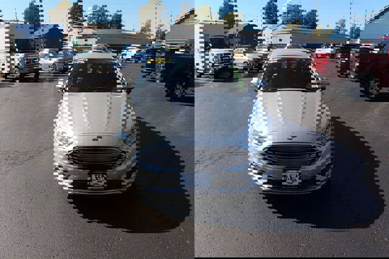 Used 2018 Ford Fusion S image 2