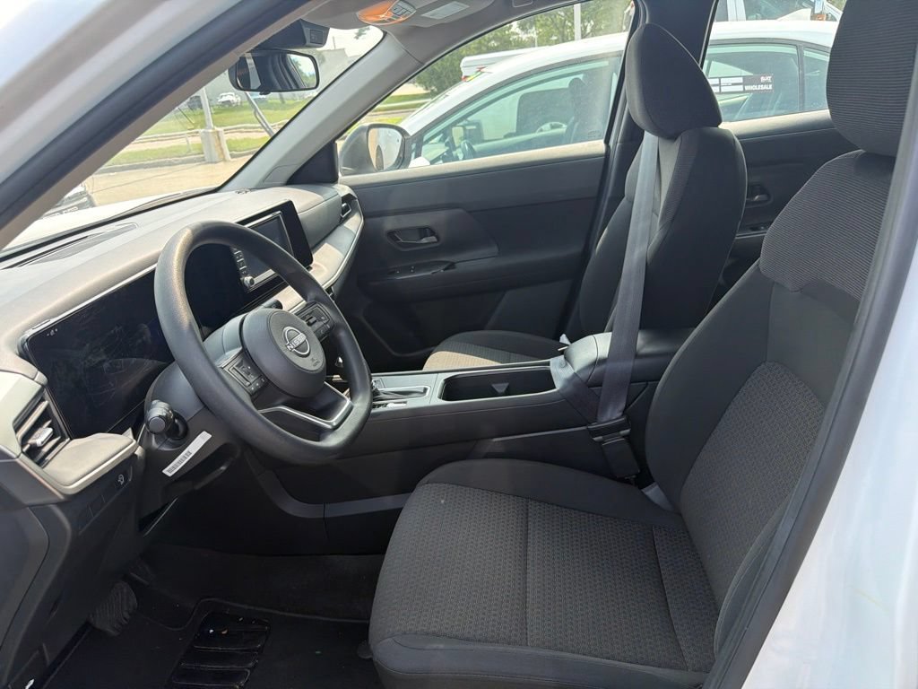 Used 2025 Nissan Kicks S FWD image 2