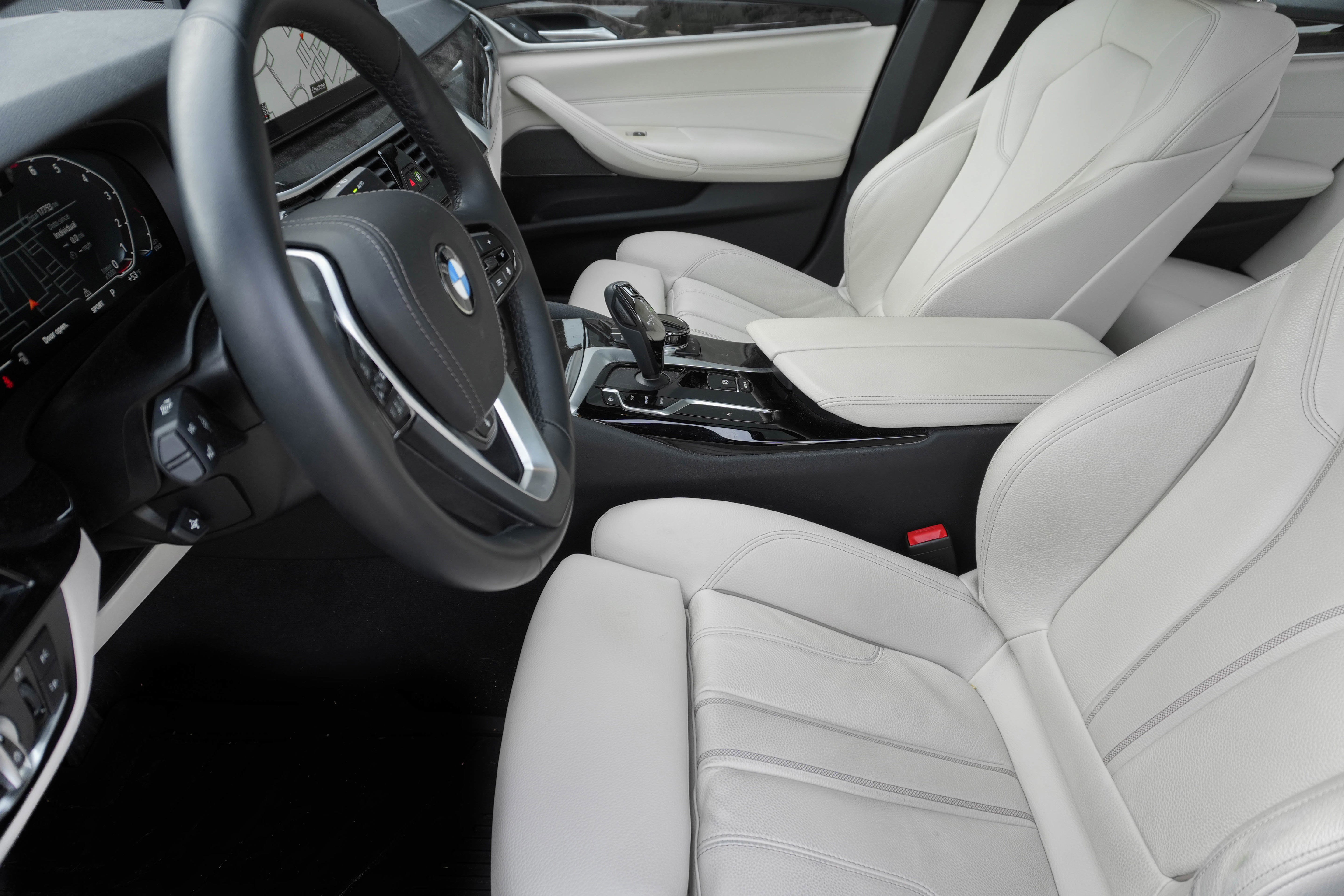 Used 2023 BMW 540i w/ Executive Package image 12