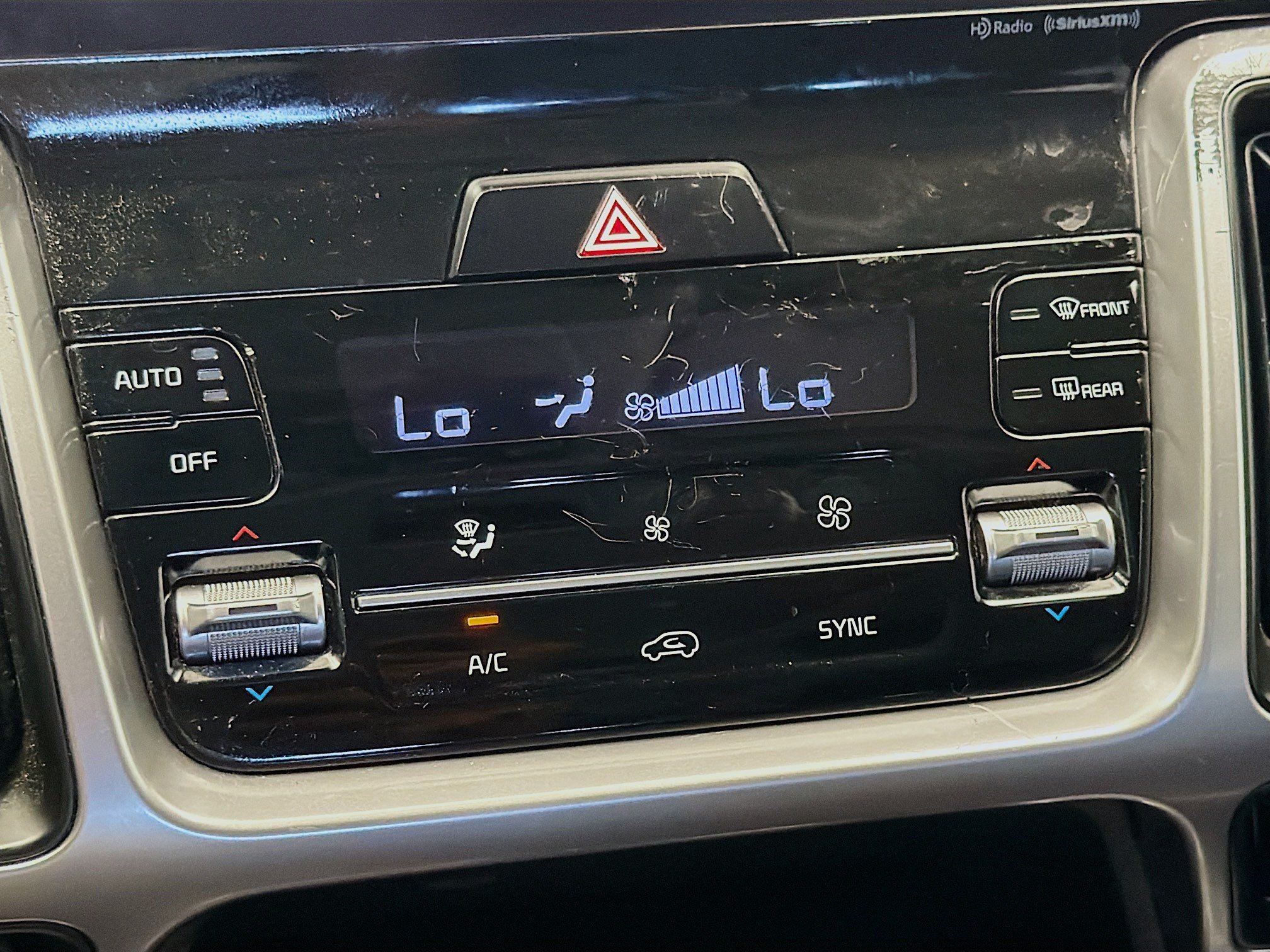 Used 2023 Kia Sorento EX w/ Panoramic Sunroof Package FWD image 10