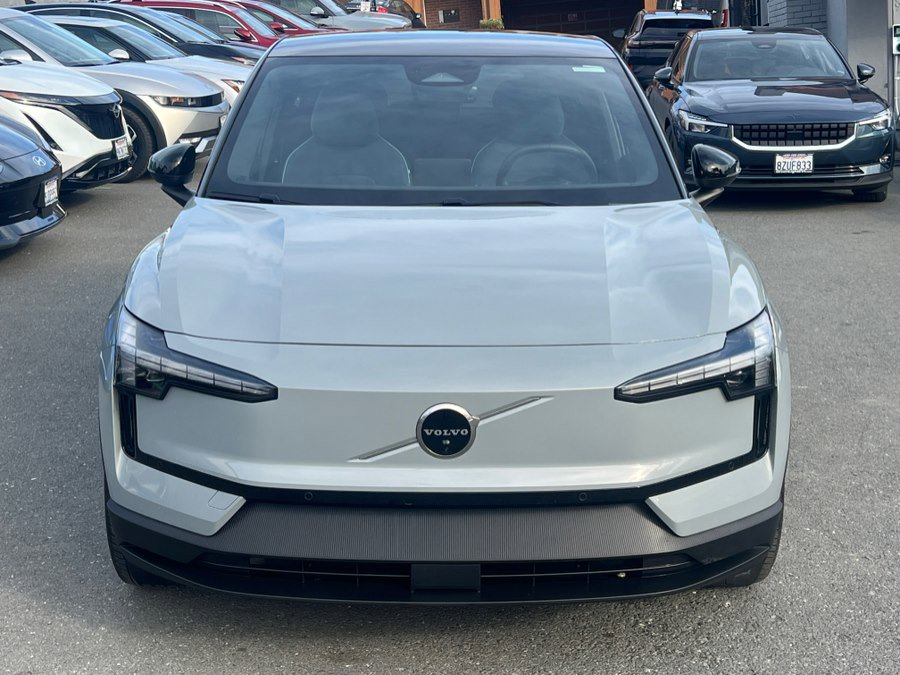 Used 2025 Volvo EX30 Ultra image 2