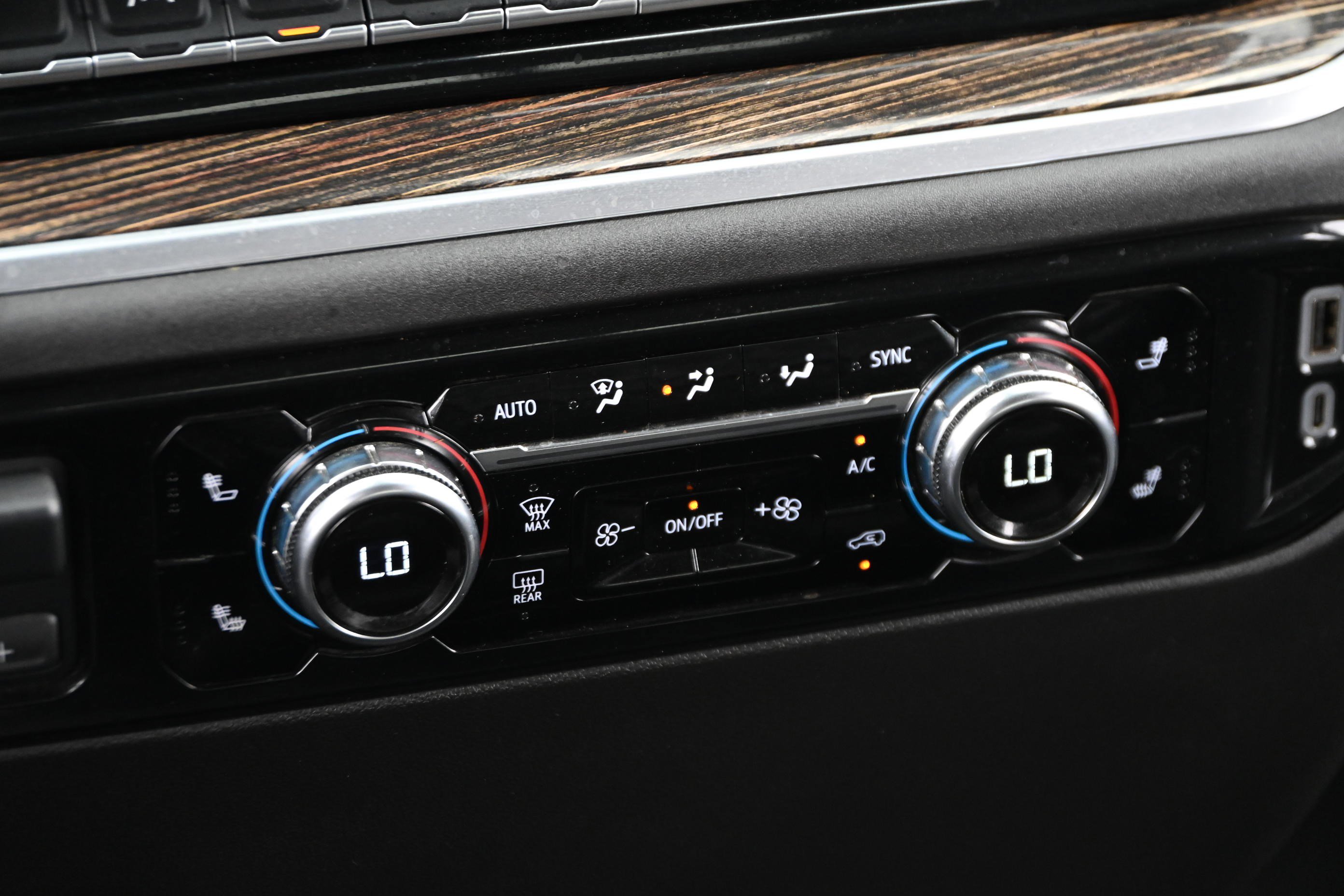 Used 2024 GMC Sierra 1500 SLE w/ Preferred Package image 22