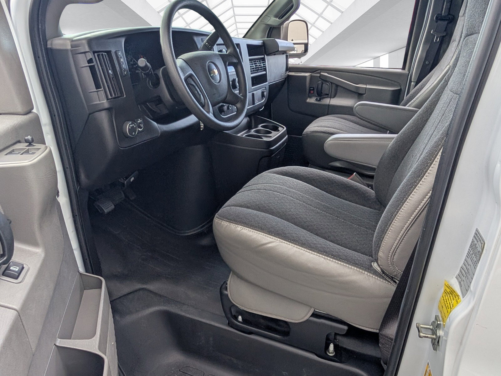 Used 2024 Chevrolet Express 2500 w/ Driver Convenience Package image 6