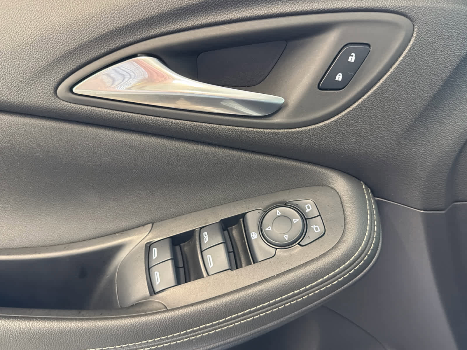 Used 2024 Buick Encore GX Sport Touring w/ Comfort Package image 19