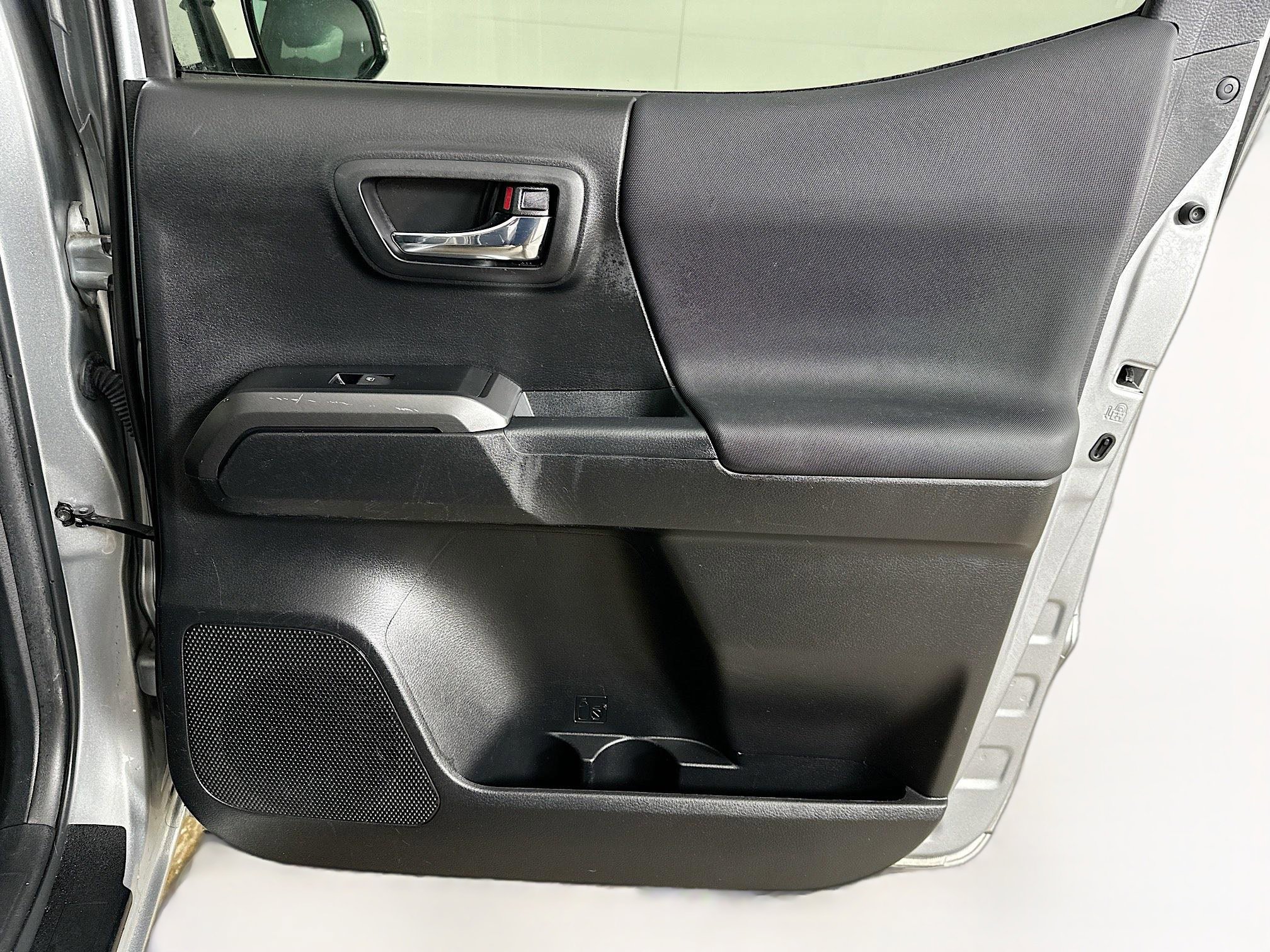 Used 2023 Toyota Tacoma TRD Off-Road image 29