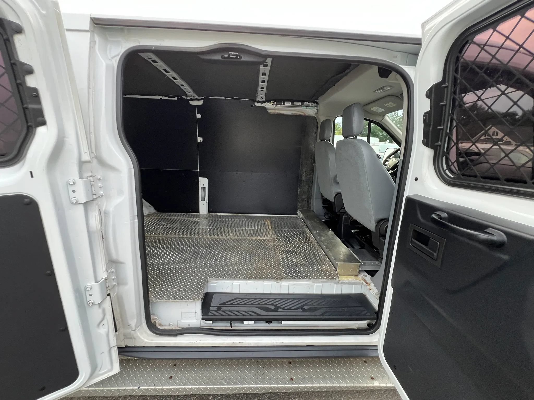 Used 2018 Ford Transit 250 148 Low Roof RWD image 37