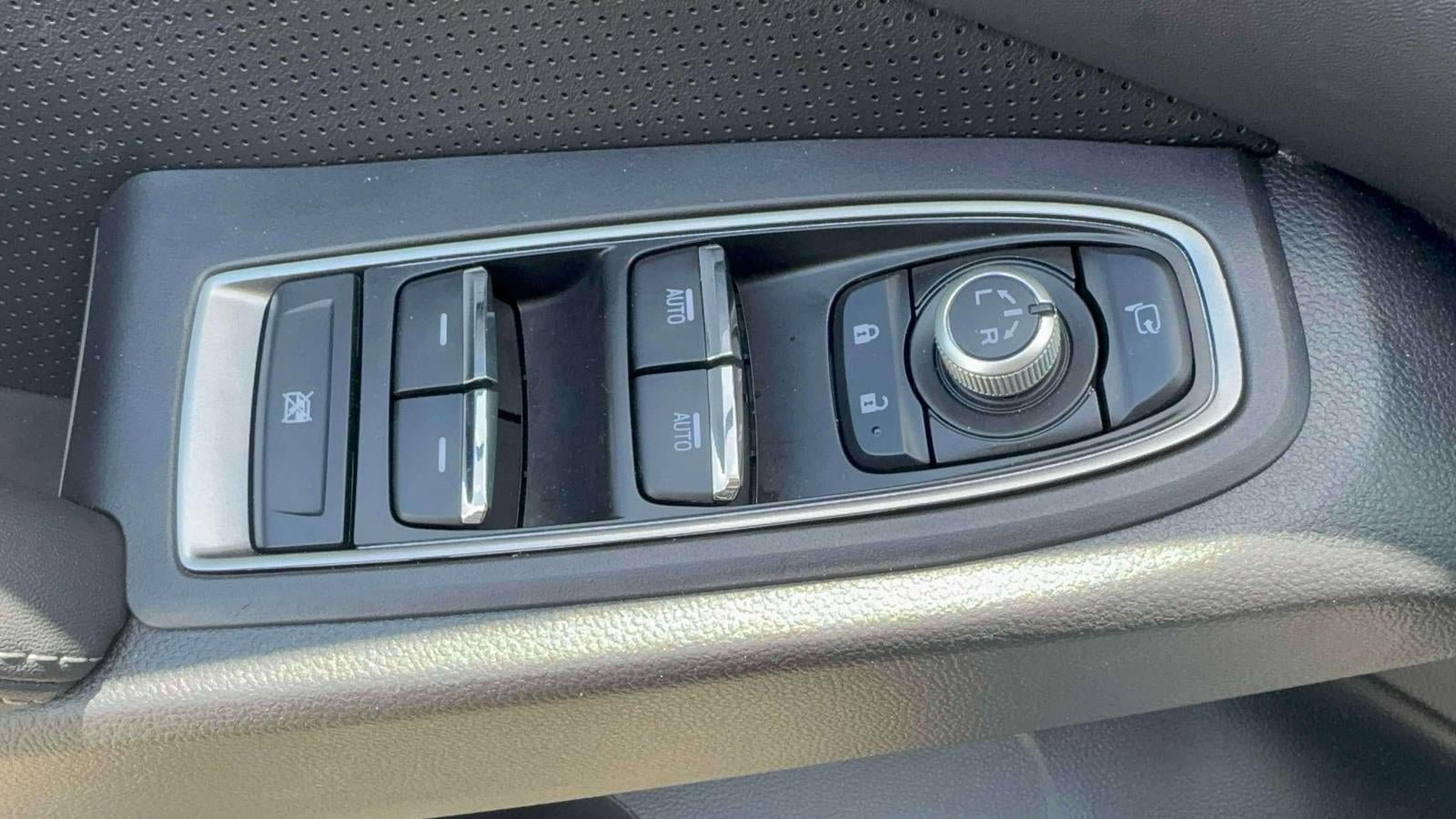 Used 2025 Subaru Ascent Touring AWD/4WD image 10