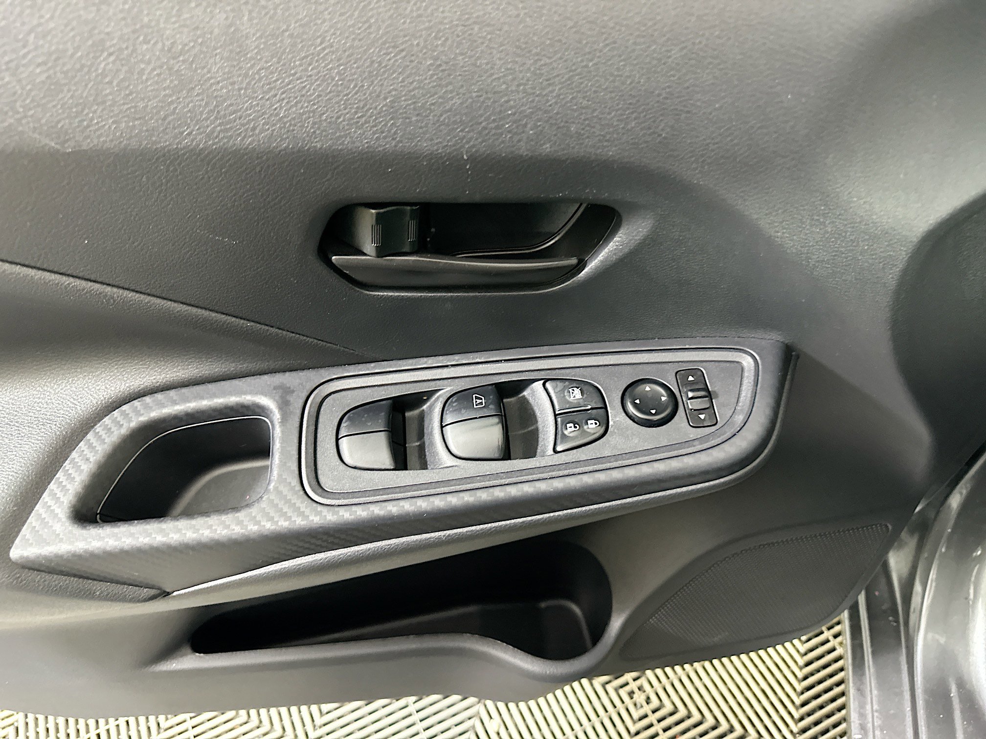 Used 2024 Nissan Versa S w/ Trunk Package image 15