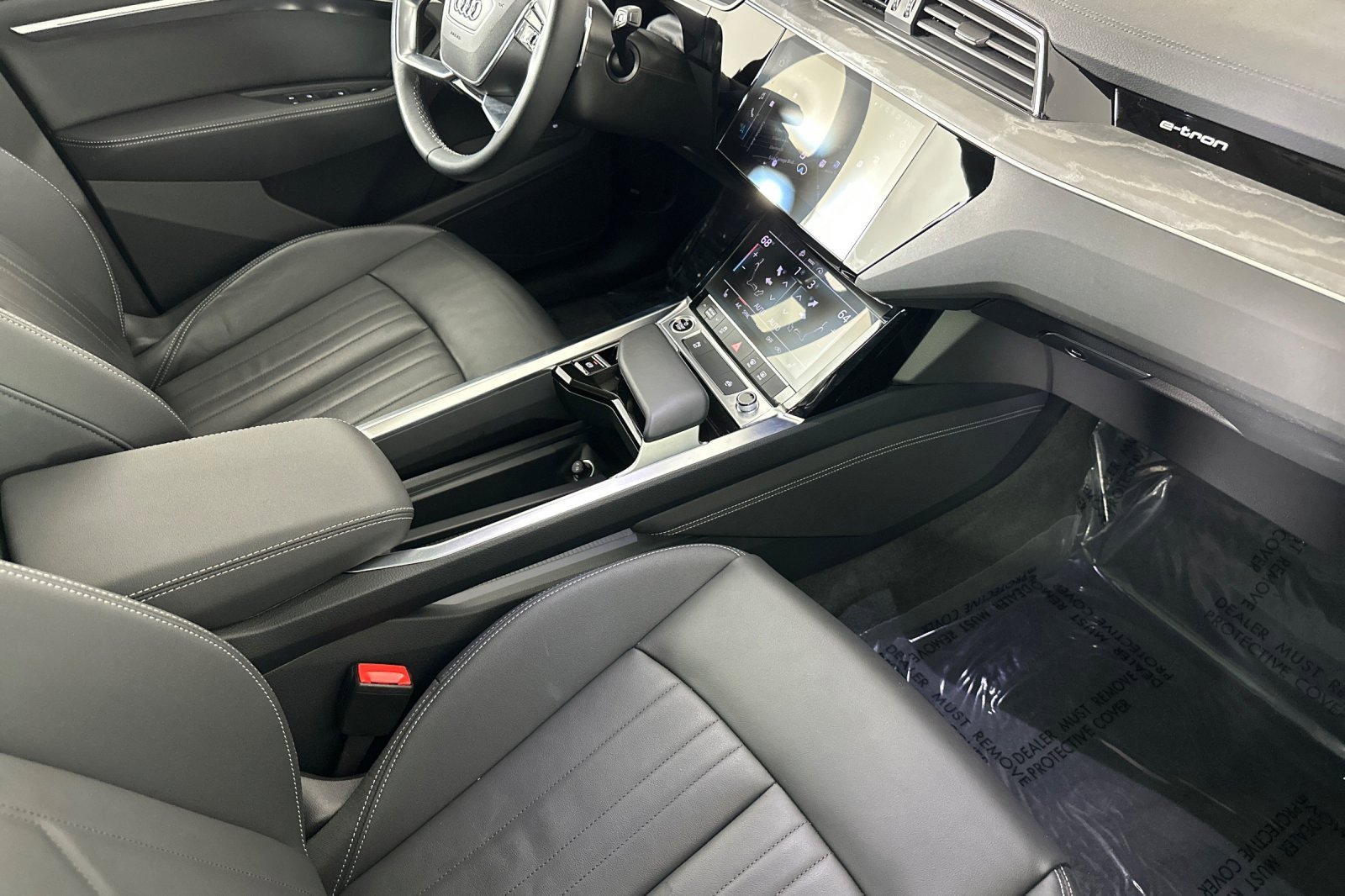 Used 2024 Audi Q8 e-tron Premium image 15