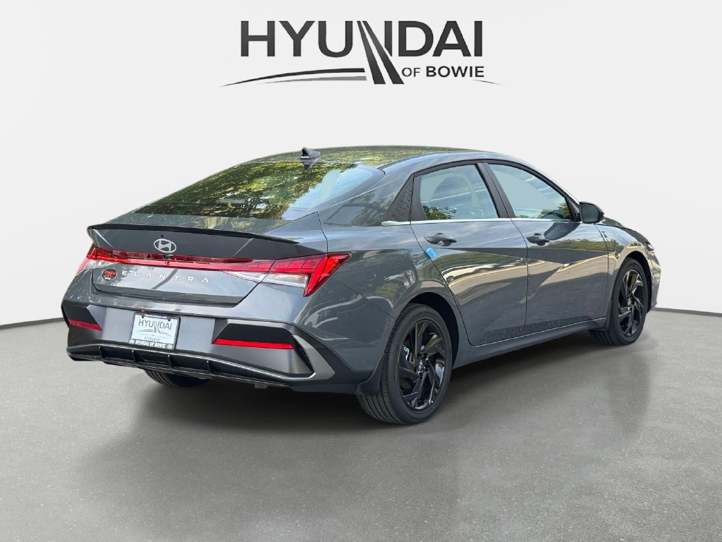 New 2026 Hyundai Elantra SEL Sport Premium FWD image 2