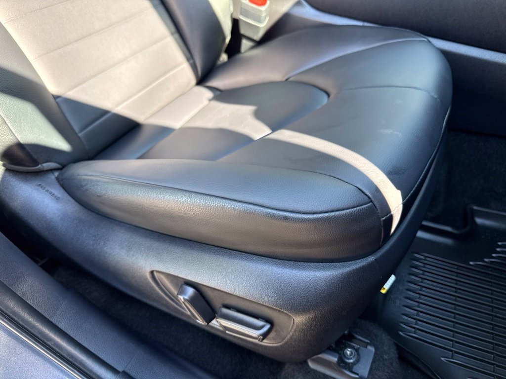 Used 2024 Toyota Highlander XLE AWD/4WD image 38