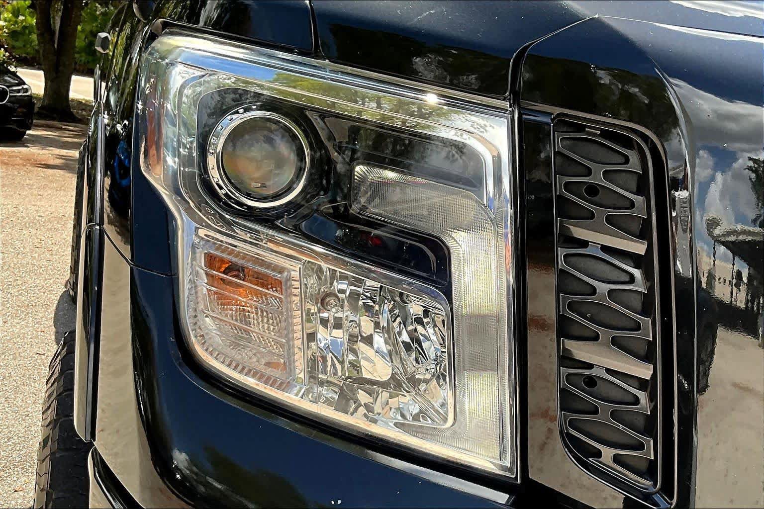 Used 2019 Nissan Titan PRO-4X w/ Pro-4x Convenience Package image 28