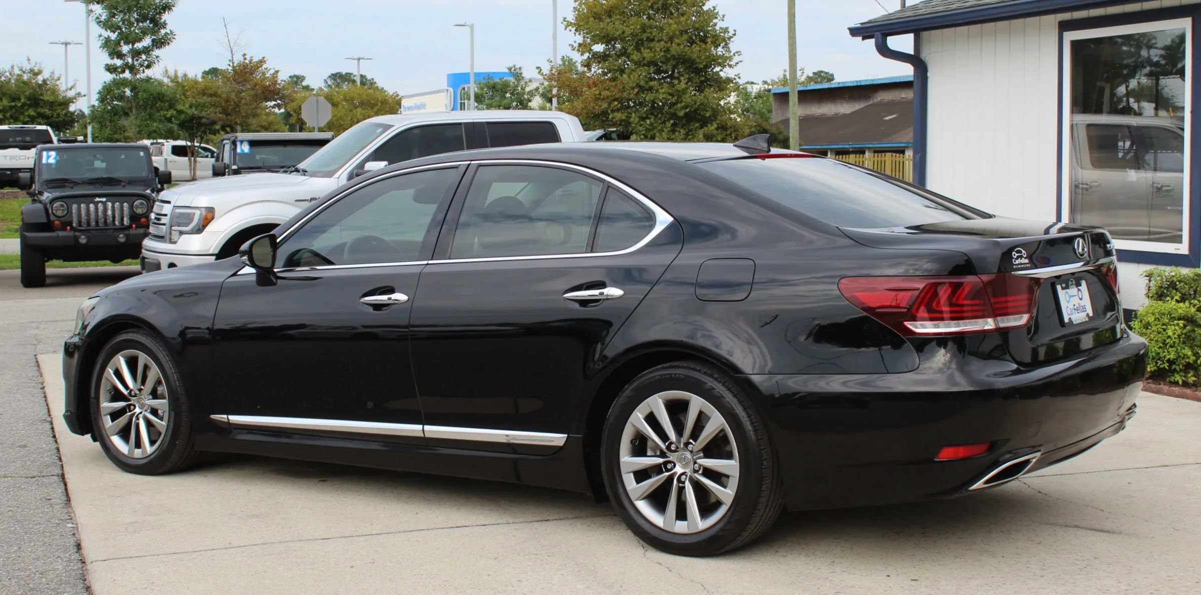 Used 2015 Lexus LS 460 AWD w/ Comfort Package image 3