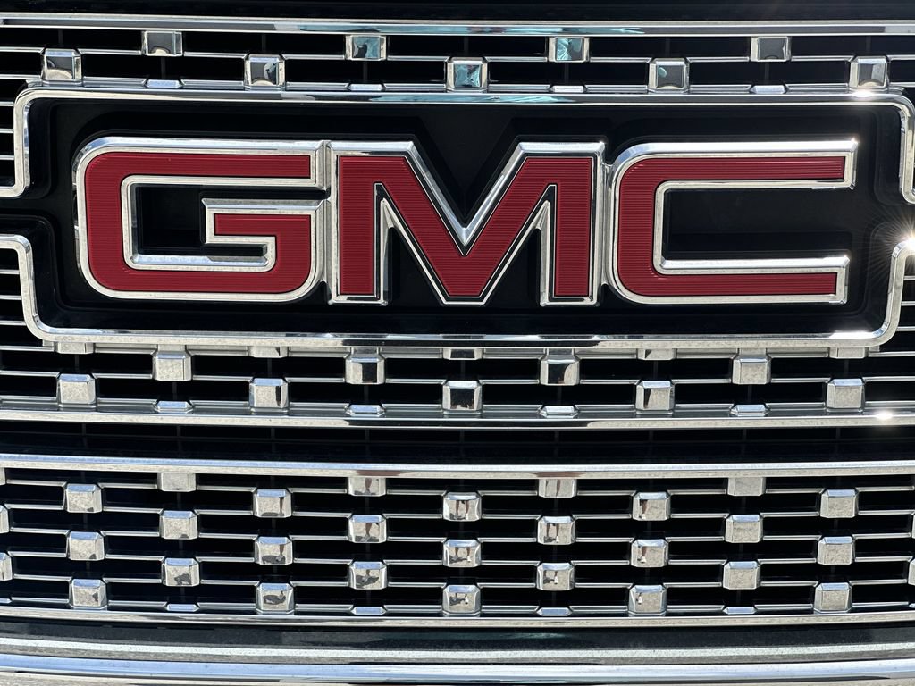 Certified 2019 GMC Sierra 2500 Denali w/ Duramax Plus Package AWD/4WD image 32