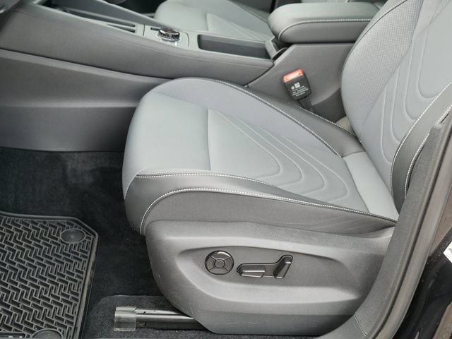 Certified 2026 Volkswagen Tiguan SE AWD/4WD image 14