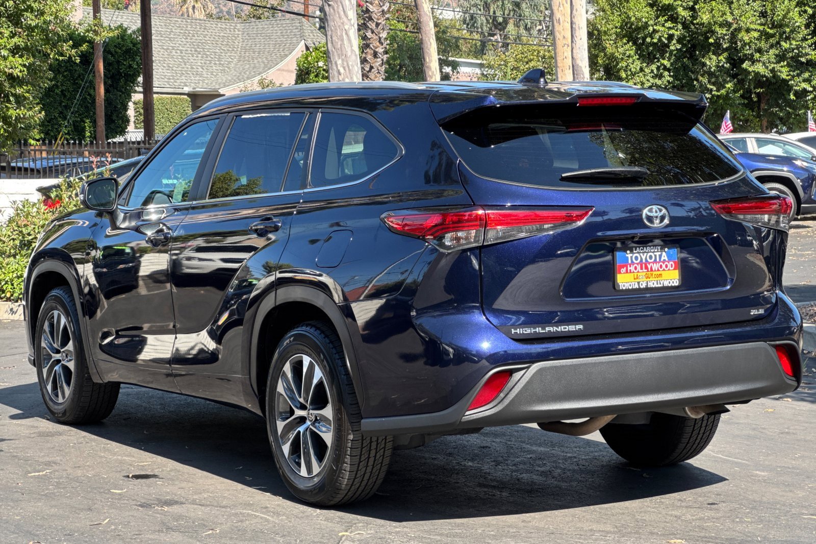 Used 2023 Toyota Highlander XLE image 6