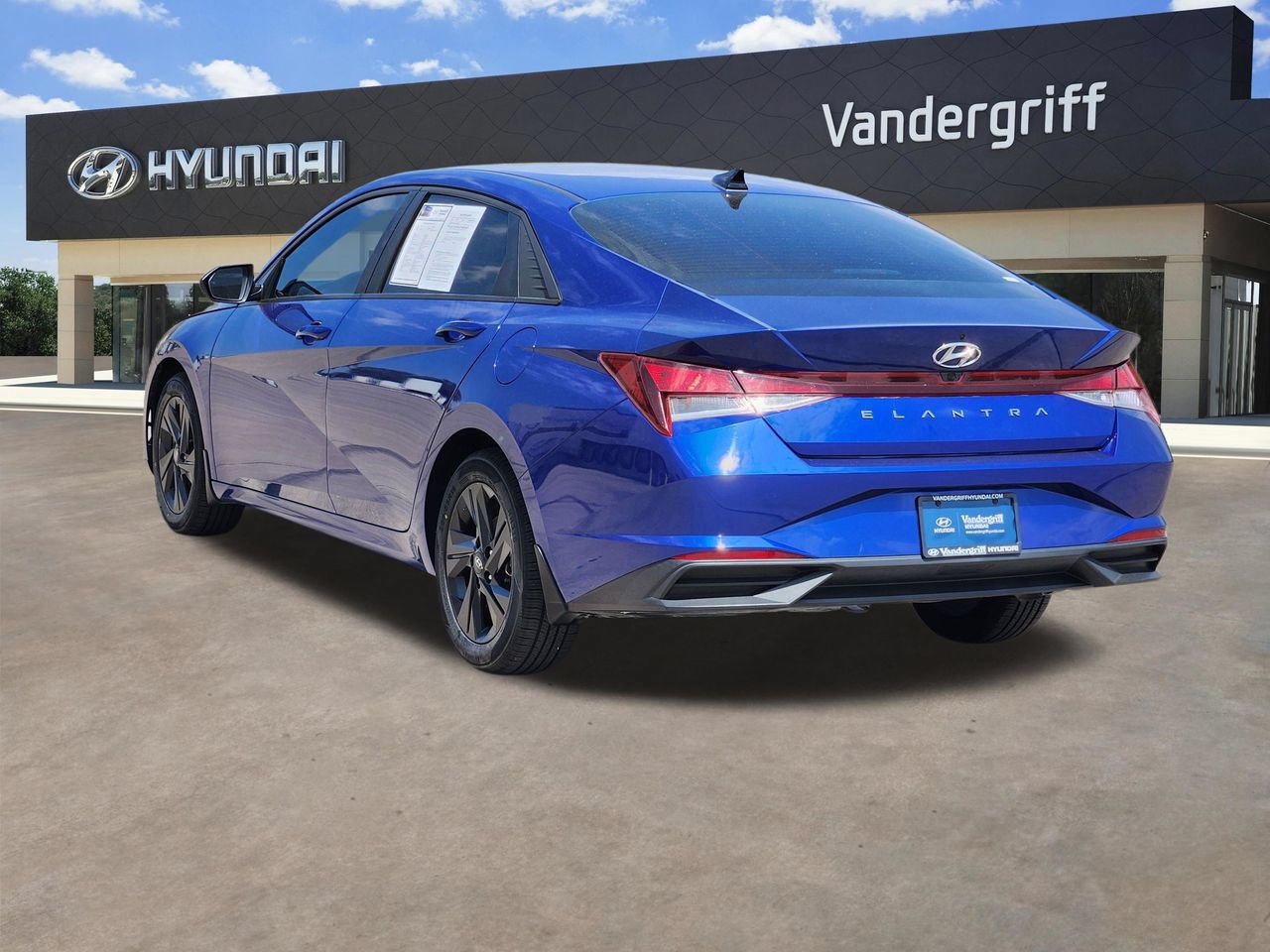 Used 2023 Hyundai Elantra SEL FWD image 3