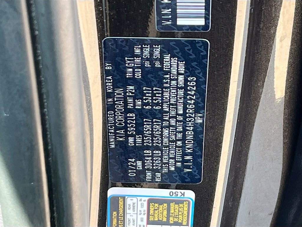 Used 2024 Kia Carnival LX image 30