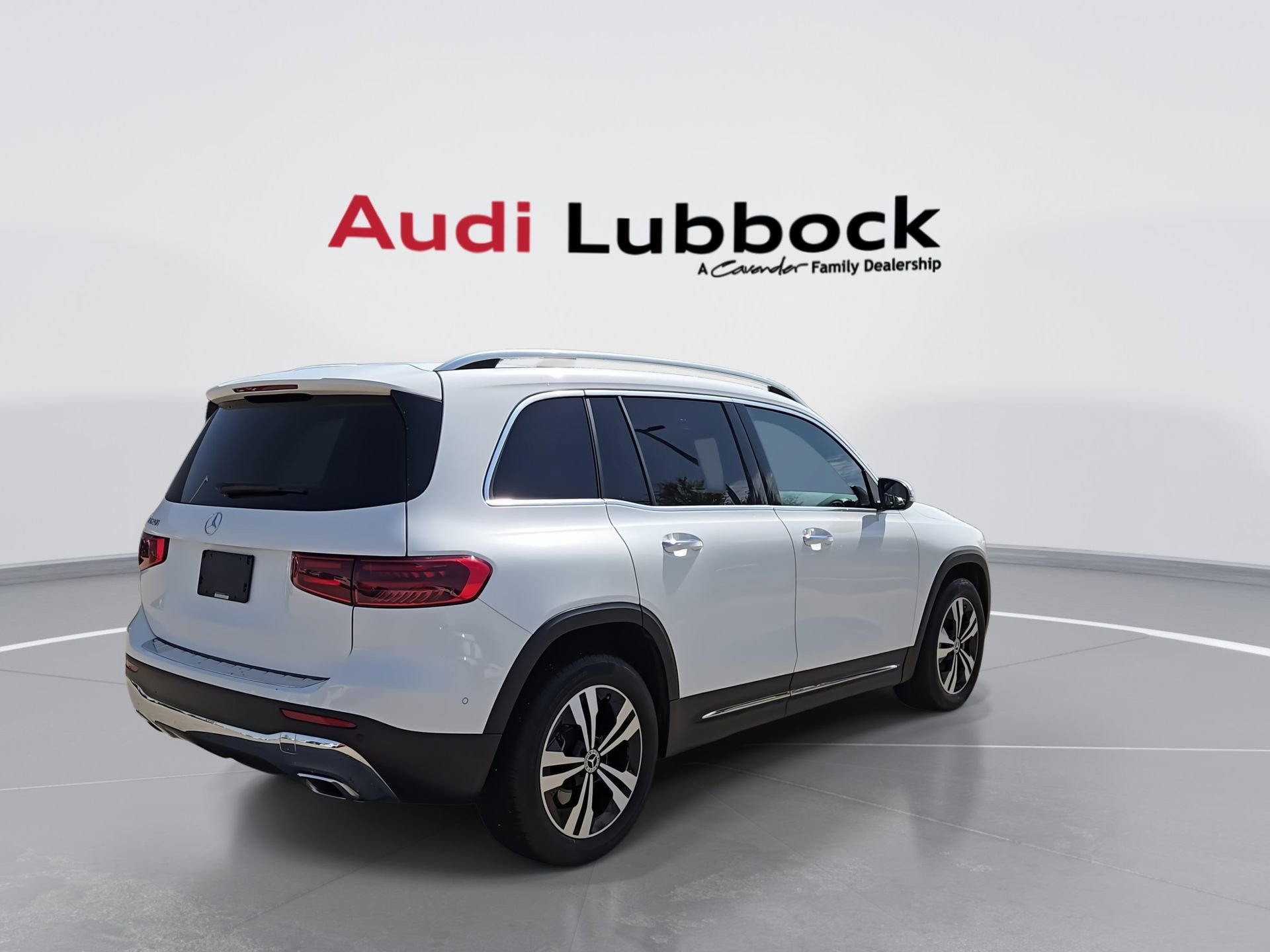 Used 2025 Mercedes-Benz GLB 250 image 8