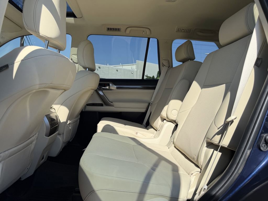 Used 2023 Lexus GX 460 Premium AWD/4WD image 29