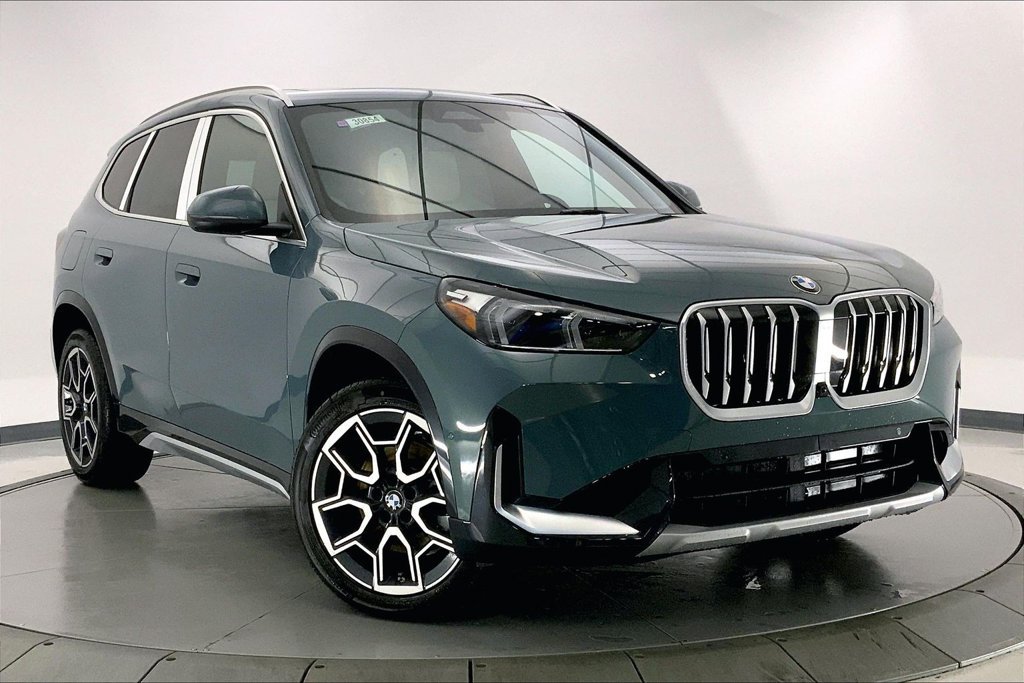 New 2026 BMW X1 xDrive28i w/ Technology Package AWD/4WD image 1