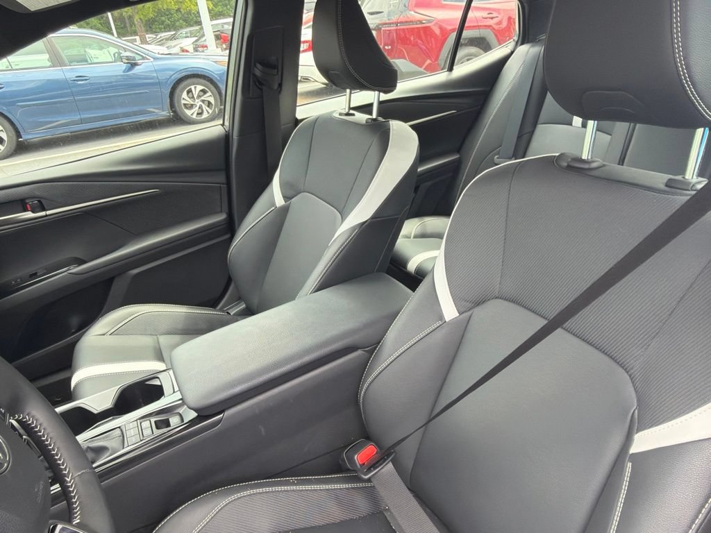 Used 2026 Toyota Camry SE FWD image 9