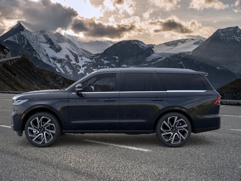 New 2026 Lincoln Navigator Black Label AWD/4WD image 3