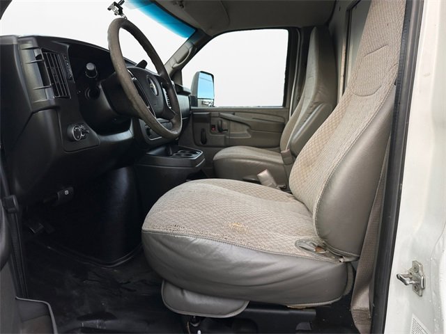 Used 2014 Chevrolet Express 3500 w/ Chrome Appearance Package image 4