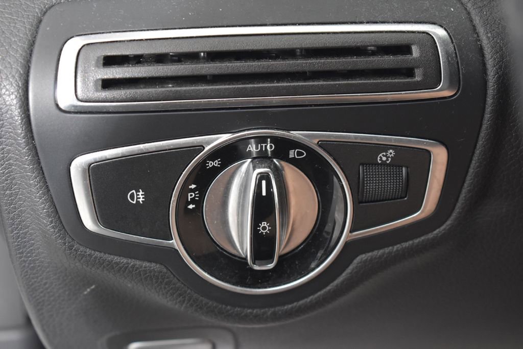 Used 2016 Mercedes-Benz C 300 4MATIC Sedan image 11