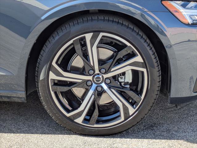Used 2024 Volvo S60 B5 Plus w/ Climate Package image 9