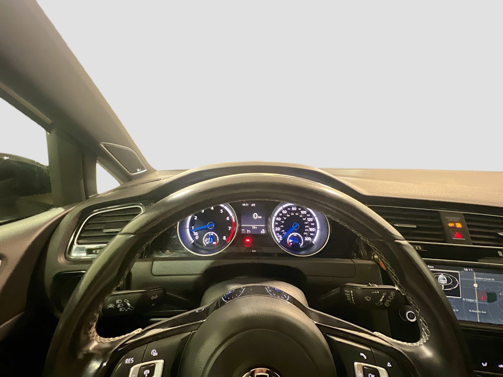 Used 2016 Volkswagen Golf R 4-Door image 7