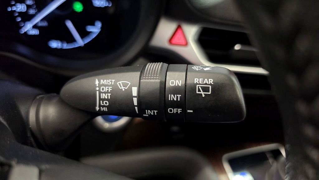 Used 2024 Toyota Sienna XLE image 25