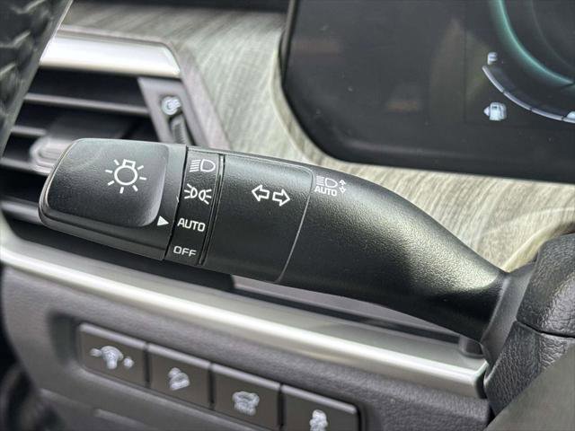 Used 2023 Kia Telluride EX w/ EX Captain's Chair Package image 25