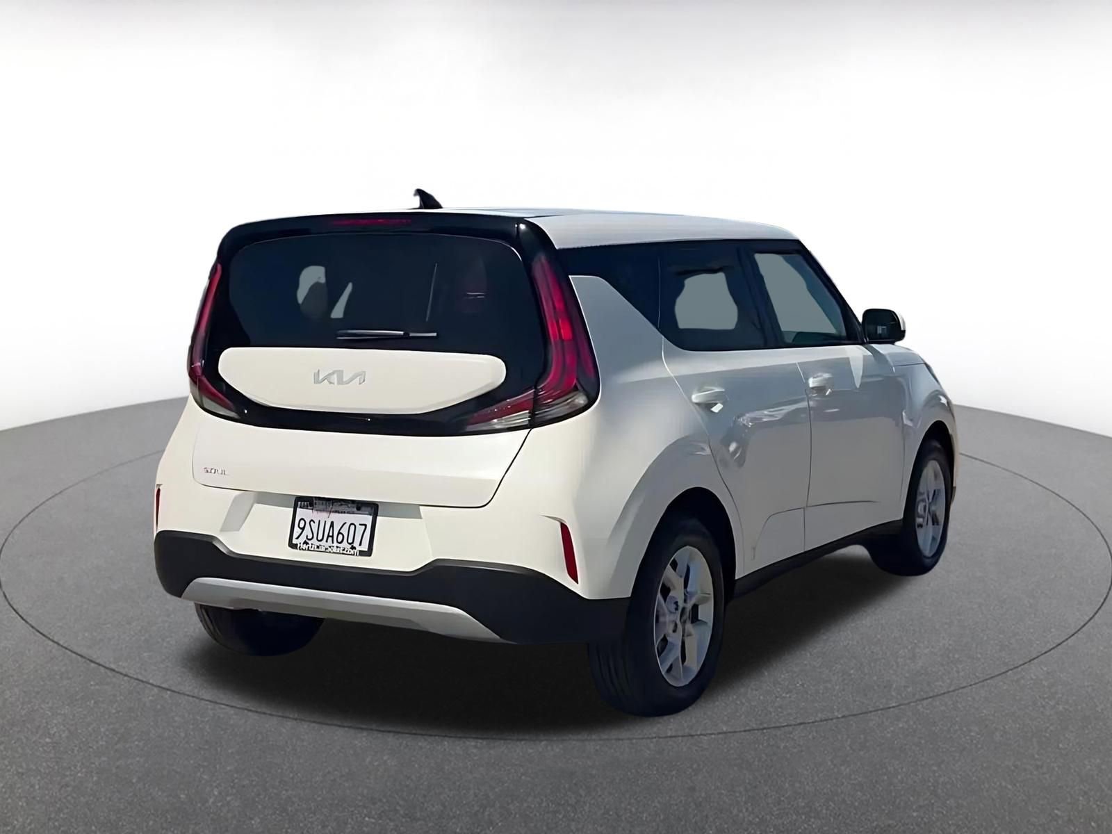 Used 2025 Kia Soul LX w/ LX Technology Package image 14