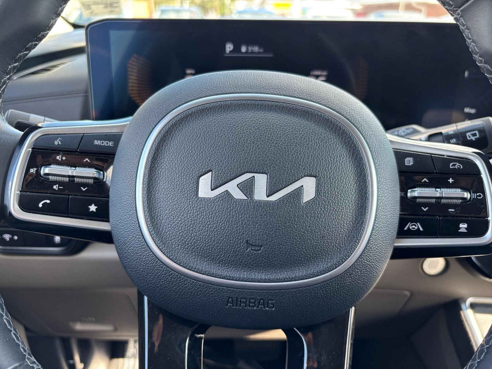 Used 2026 Kia Carnival FWD image 24