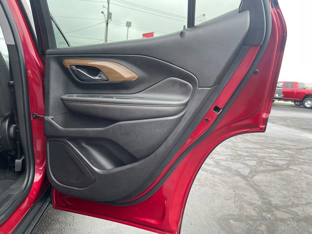 Used 2021 GMC Terrain SLE image 12