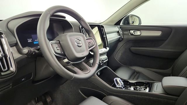Used 2026 Volvo XC40 B5 Ultra w/ Climate Package AWD/4WD image 12