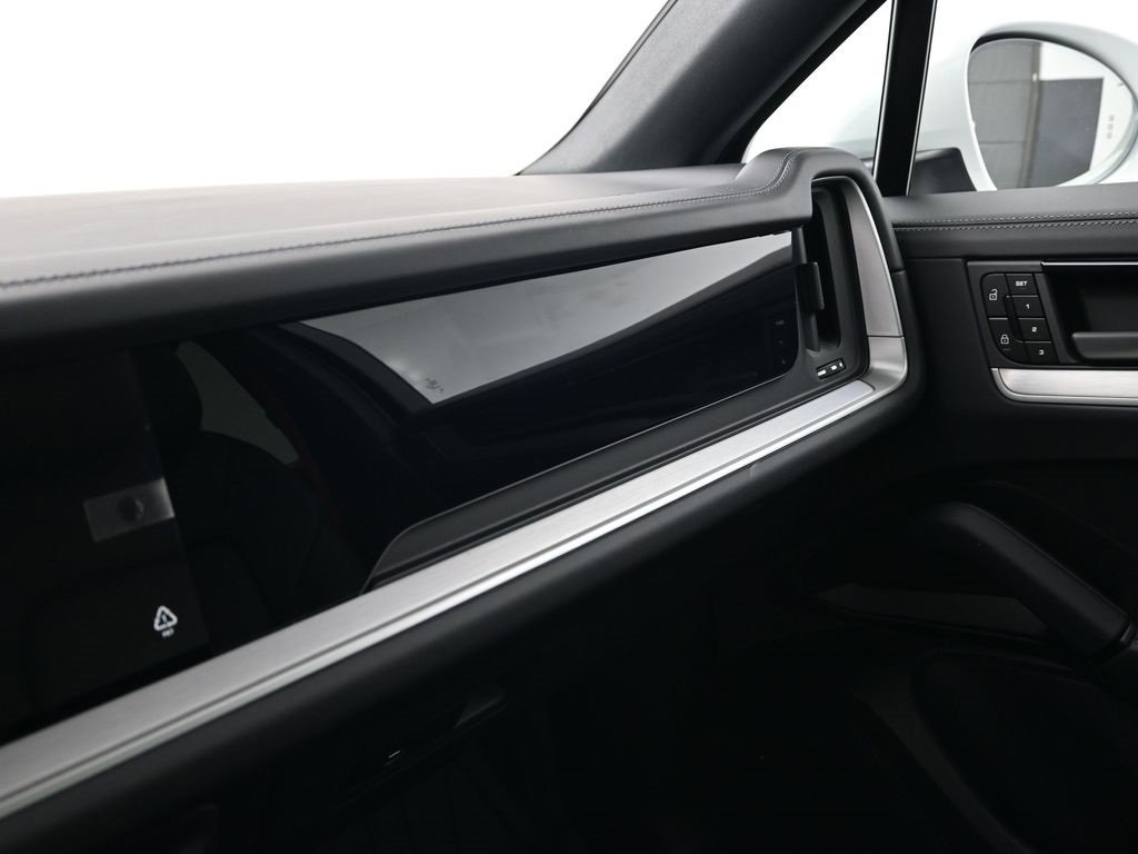 New 2026 Porsche Cayenne Coupe image 23