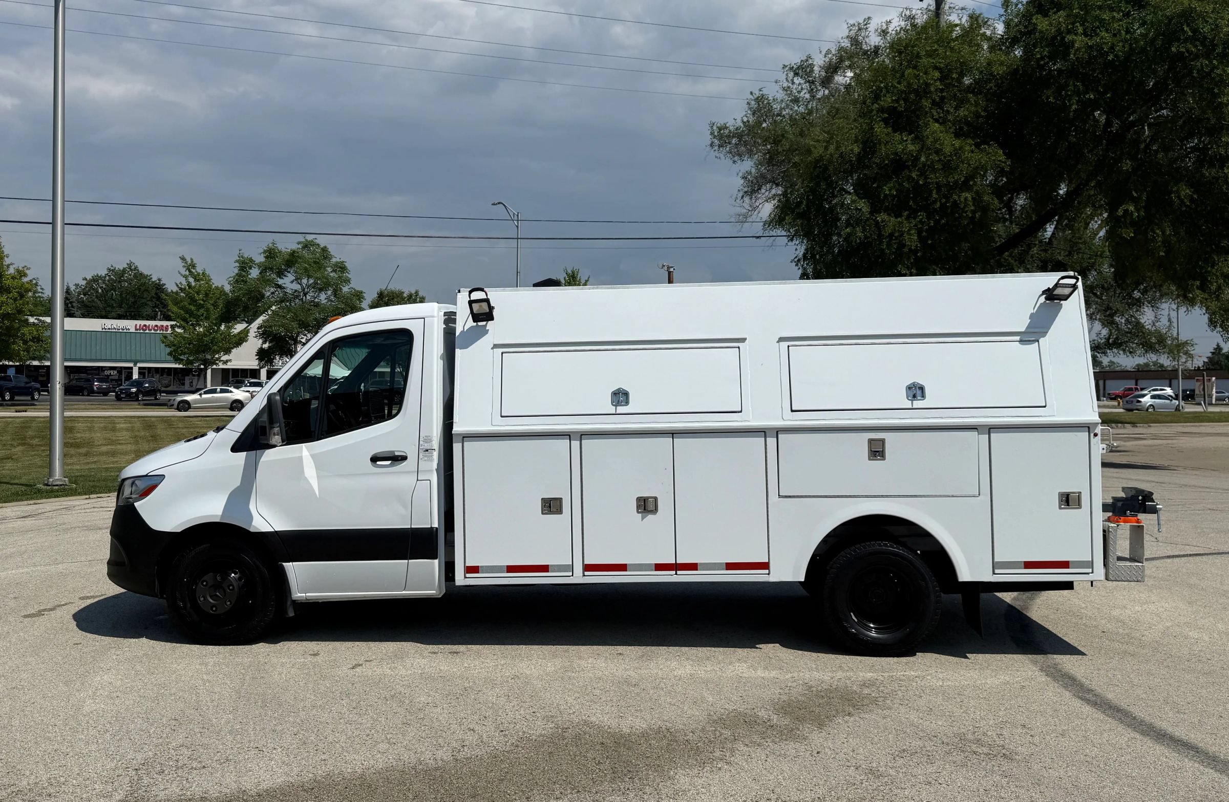 Used 2019 Freightliner Sprinter 3500 w/ Premium Package RWD image 7