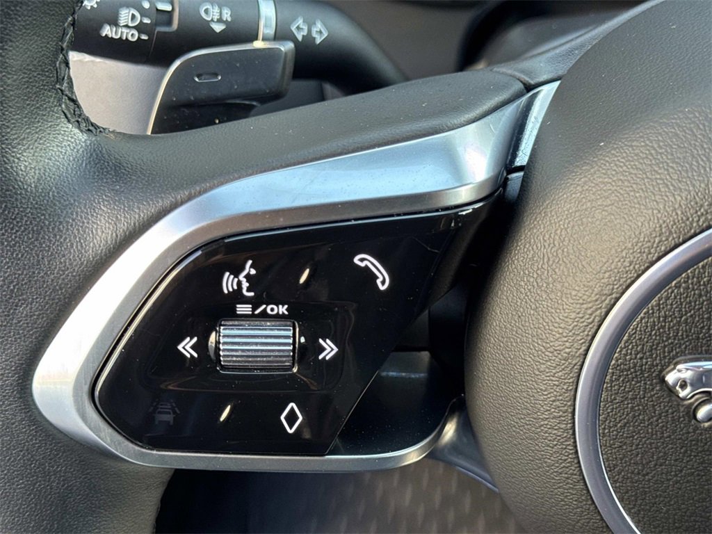 Used 2024 Jaguar XF R-Dynamic SE image 28