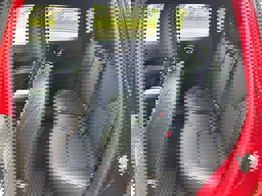 New 2025 Jeep Compass Latitude w/ Sun & Sound Group image 12