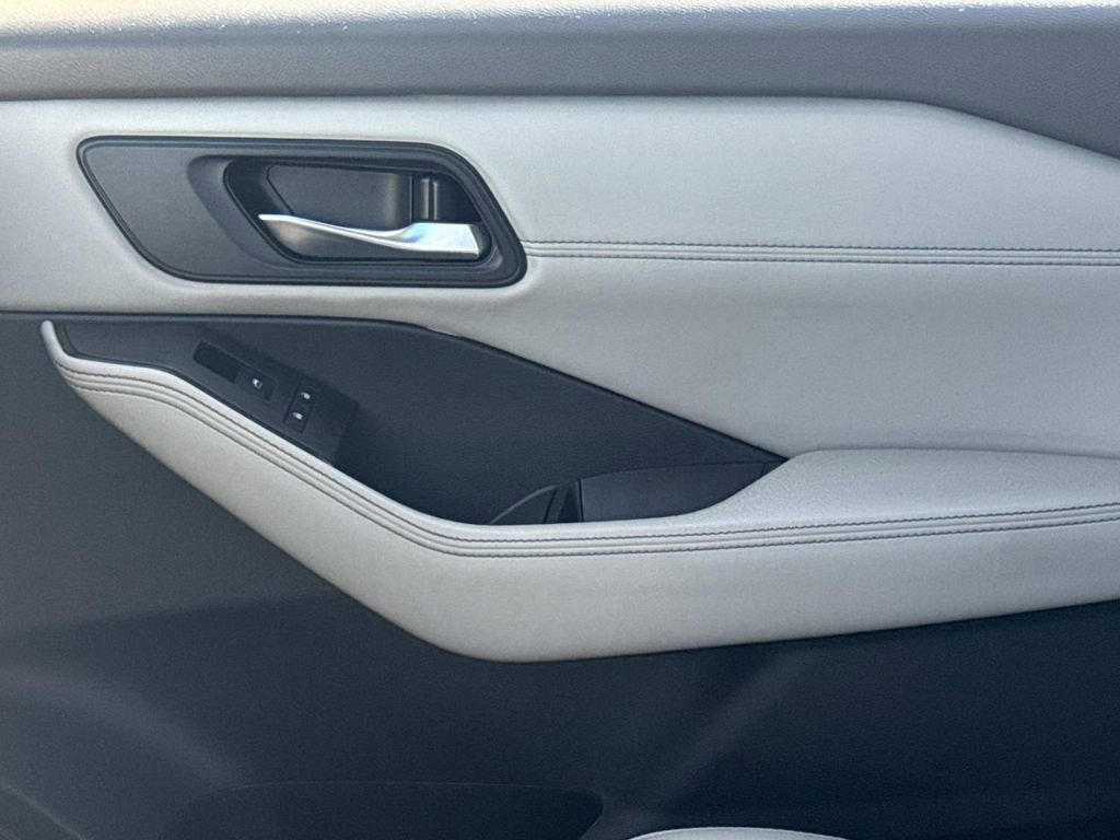 Certified 2022 Nissan Rogue SV w/ SV Premium Package image 25