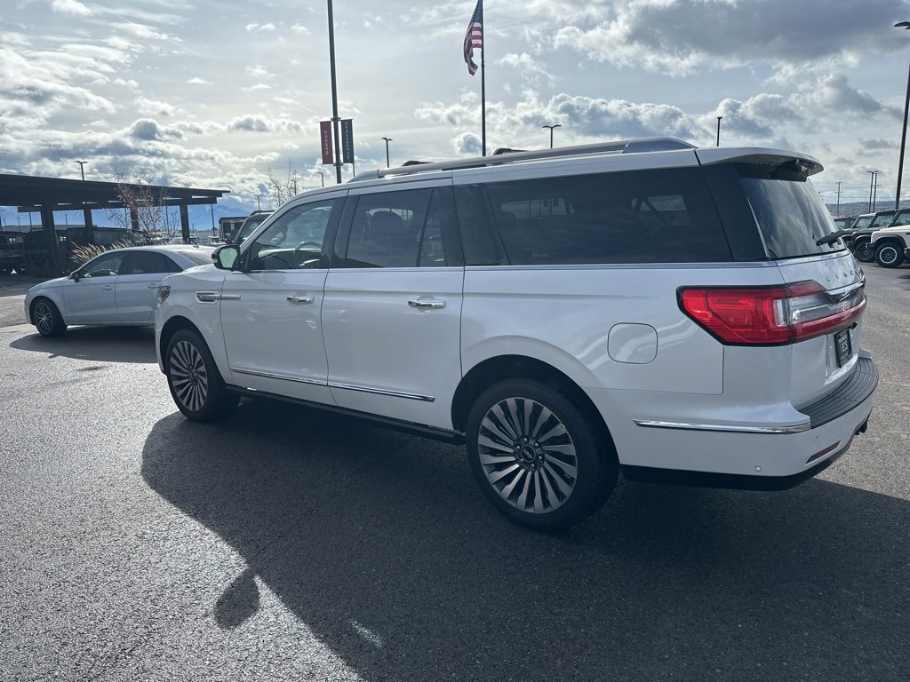 Used 2018 Lincoln Navigator L Reserve w/ Technology Package image 2