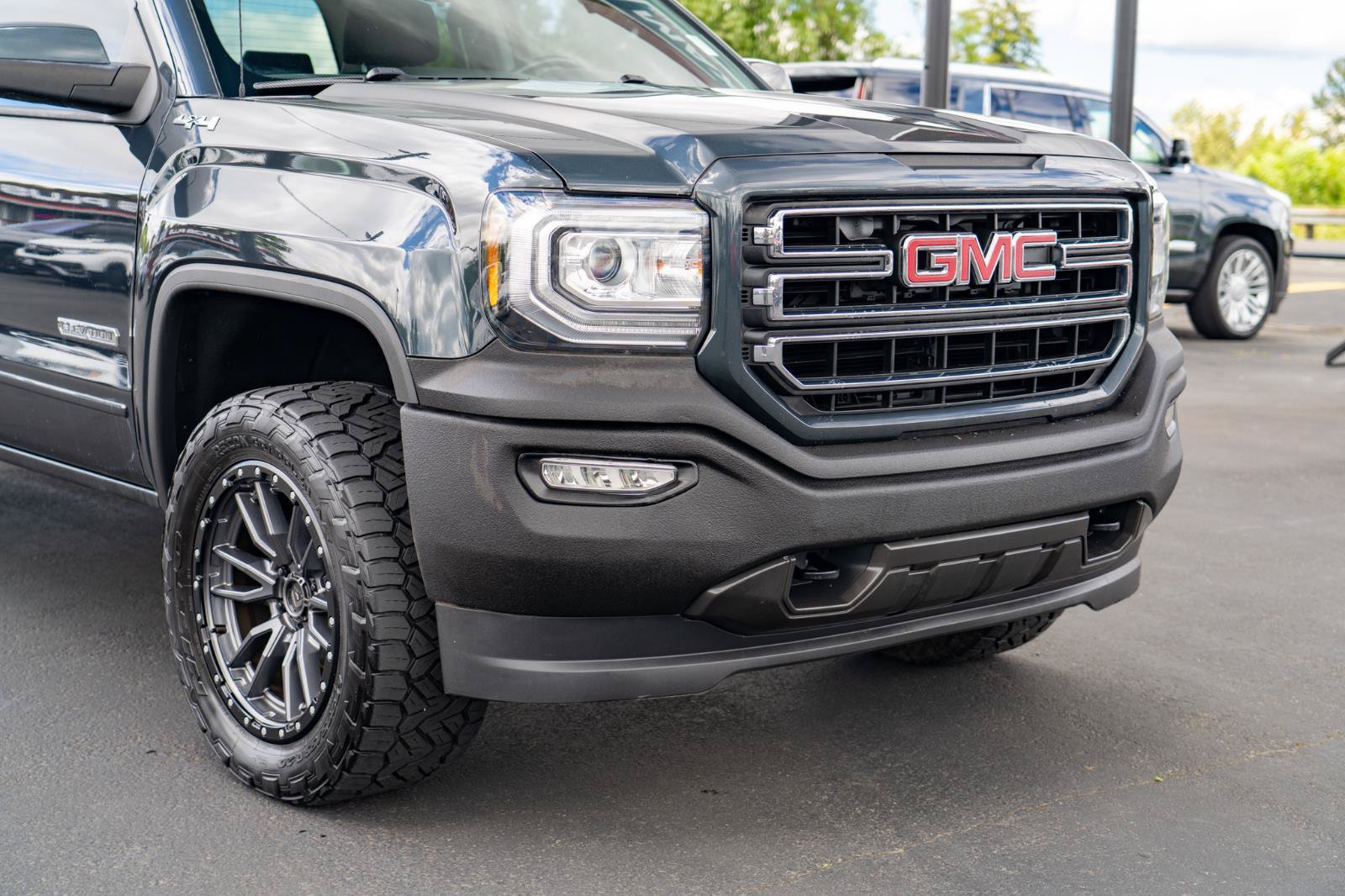 Used 2017 GMC Sierra 1500 SLE w/ Elevation Edition AWD/4WD image 7
