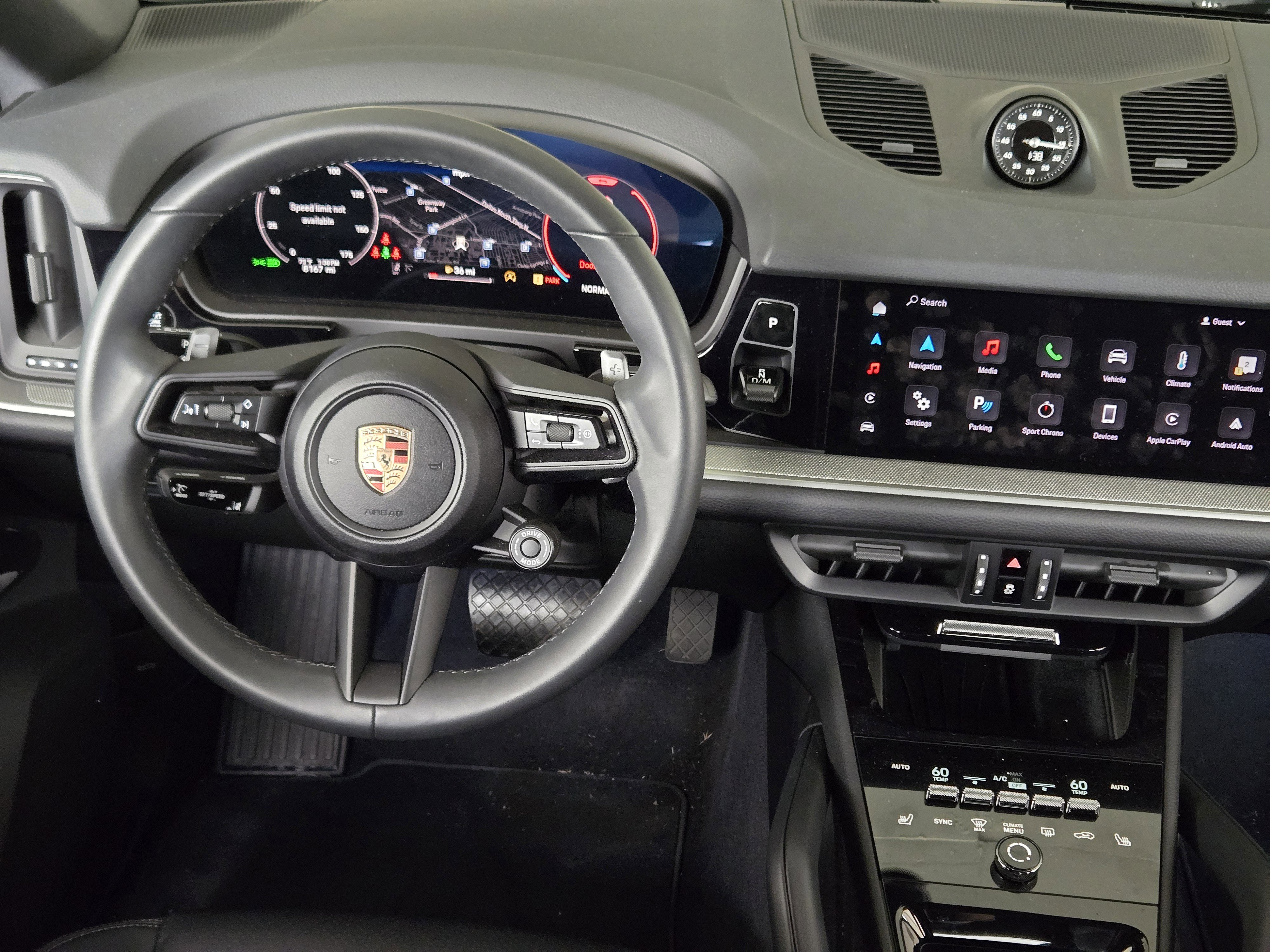 Certified 2025 Porsche Cayenne Coupe image 30