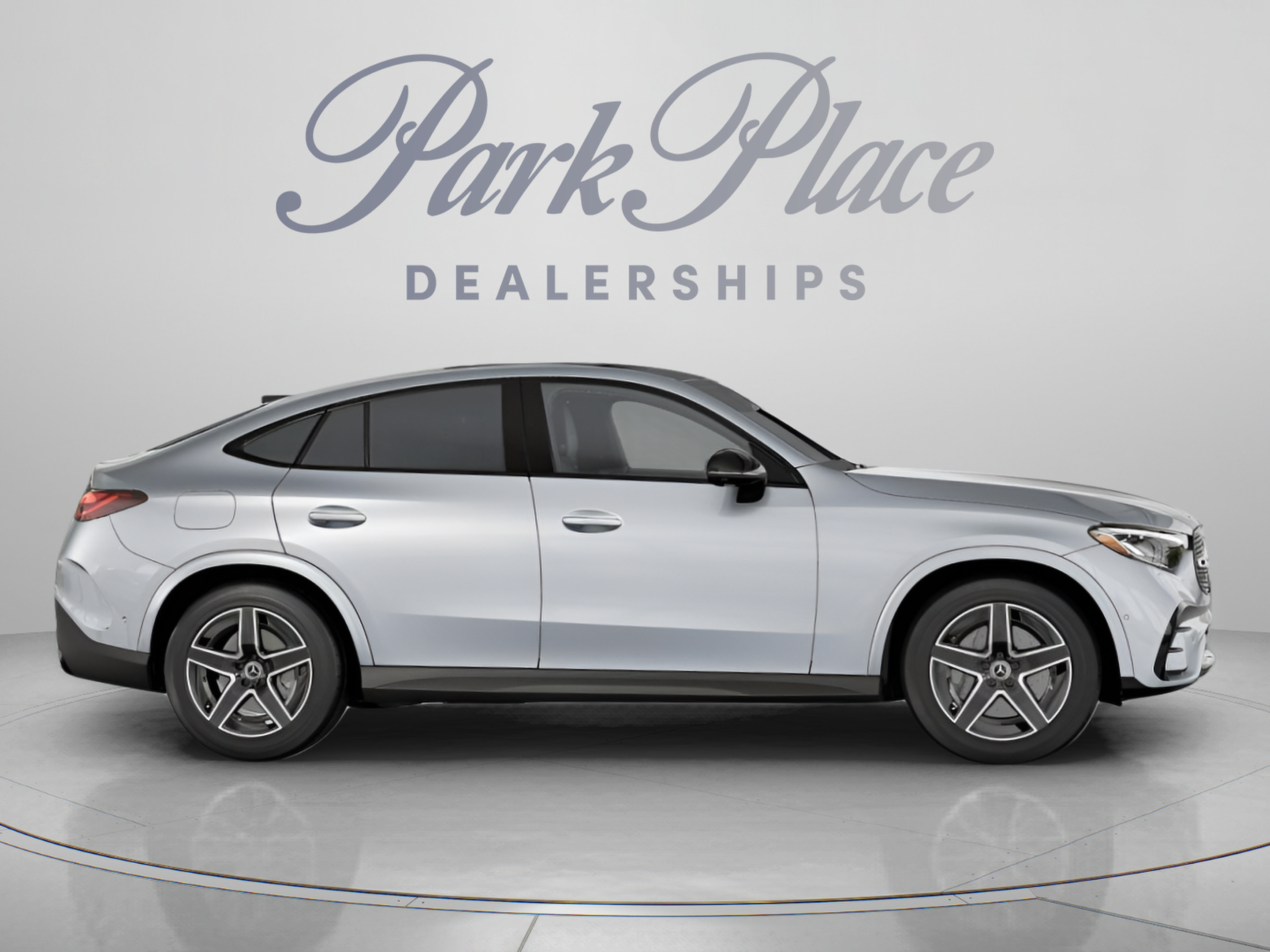 Used 2024 Mercedes-Benz GLC 300 4MATIC image 28