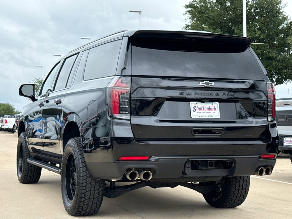 Used 2025 Chevrolet Suburban Z71 AWD/4WD image 7