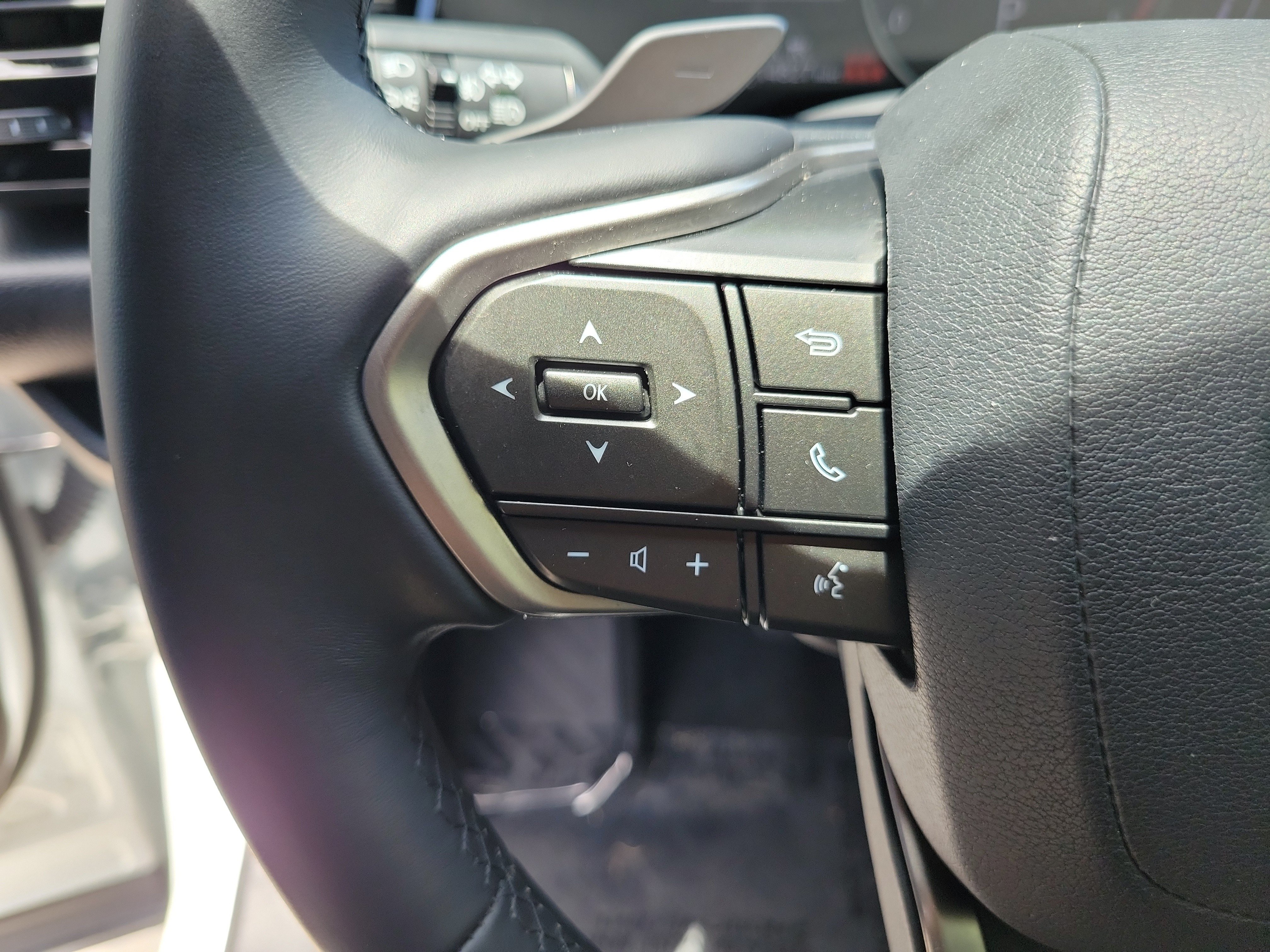 Used 2025 Lexus NX 250 FWD w/ Accessory Package (K3) image 22